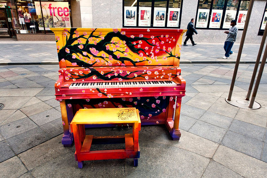 street-pianos-play-me-im-yours-project__880