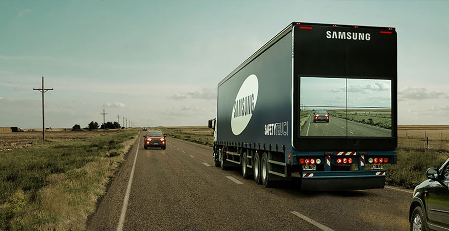 semi-trailer-display-video-screen-live-feed-safety-truck-samsung-1